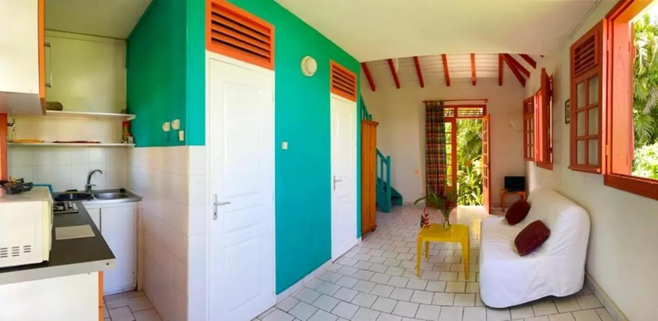 Σπίτι διακοπών Maison Charmante A Sainte-Rose Avec Piscine Partagee